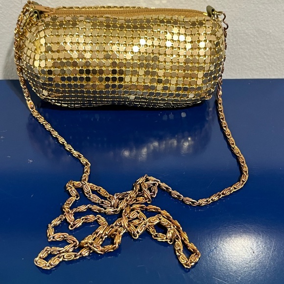 Gold Mesh Mini Barrel Purse Evening Bag Metal Chain Cross Body Vintage 80s 90s - Picture 1 of 9